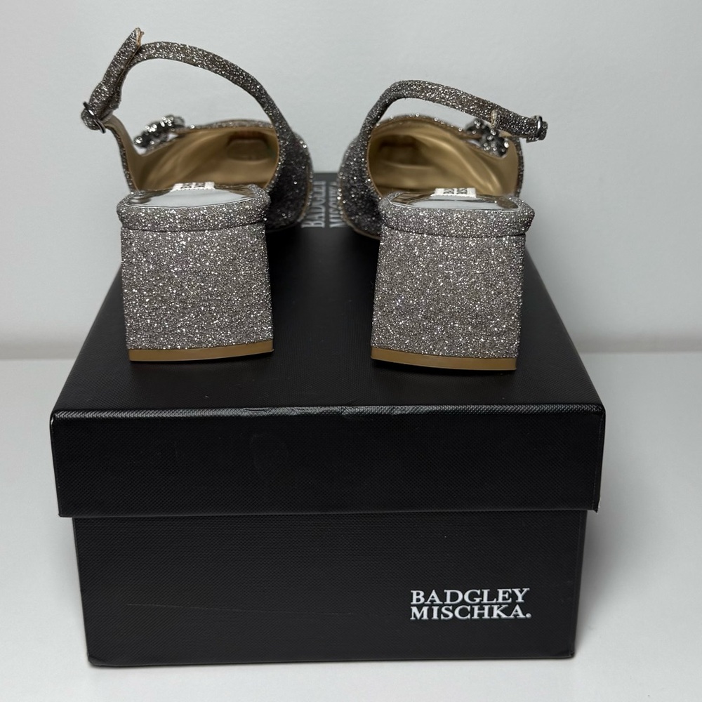Badgley Mischka NIB Silver Sparkly Buena Embellished Slingback Pumps - Picture 4 of 9